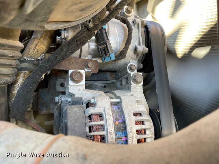 image for item JD9313 2005 International 7400  dump truck