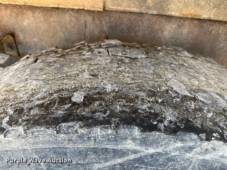 image for item JD9313 2005 International 7400  dump truck