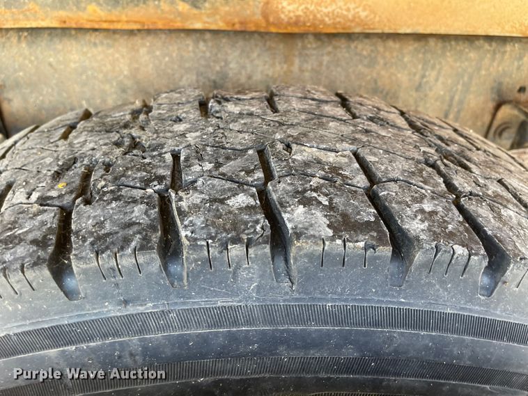 image for item JD9313 2005 International 7400  dump truck