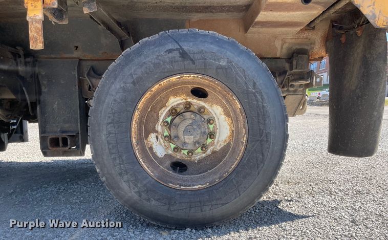 image for item JD9313 2005 International 7400  dump truck