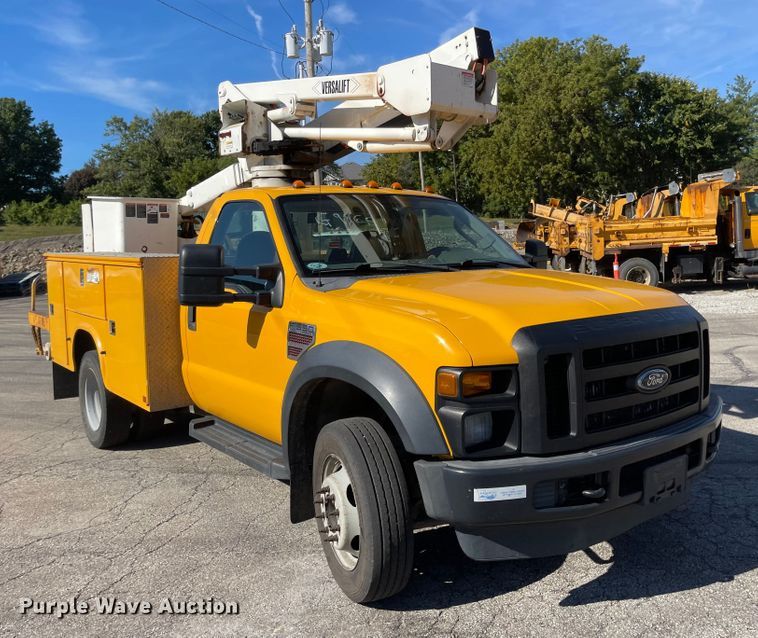image for item JD9315 2009 Ford F550 Super Duty  bucket truck