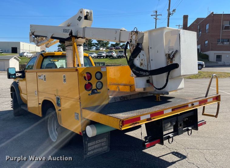 image for item JD9315 2009 Ford F550 Super Duty  bucket truck