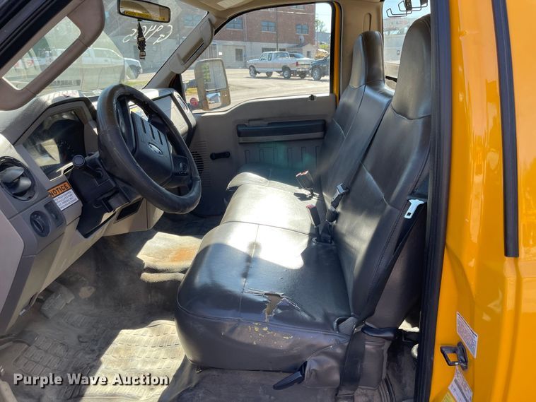 image for item JD9315 2009 Ford F550 Super Duty  bucket truck