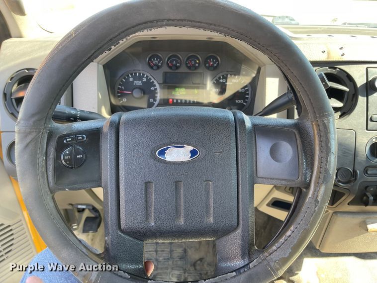 image for item JD9315 2009 Ford F550 Super Duty  bucket truck