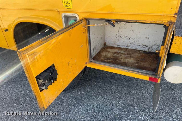 image for item JD9315 2009 Ford F550 Super Duty  bucket truck