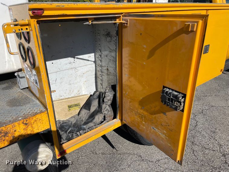 image for item JD9315 2009 Ford F550 Super Duty  bucket truck