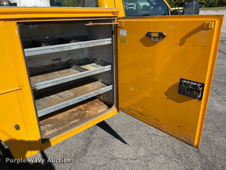 image for item JD9315 2009 Ford F550 Super Duty  bucket truck