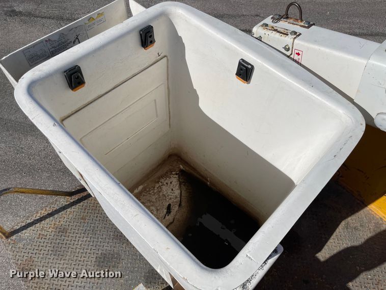 image for item JD9315 2009 Ford F550 Super Duty  bucket truck