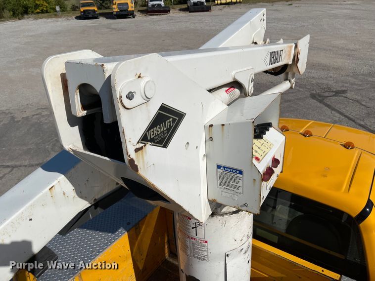 image for item JD9315 2009 Ford F550 Super Duty  bucket truck