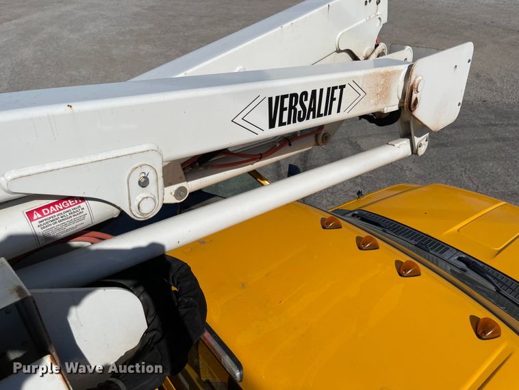 image for item JD9315 2009 Ford F550 Super Duty  bucket truck