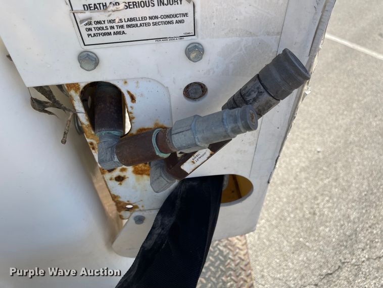 image for item JD9315 2009 Ford F550 Super Duty  bucket truck