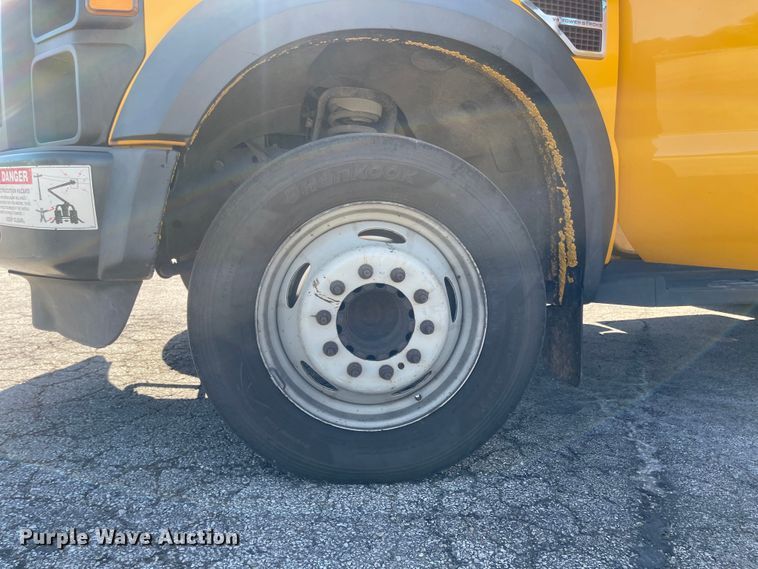 image for item JD9315 2009 Ford F550 Super Duty  bucket truck