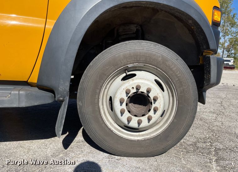 image for item JD9315 2009 Ford F550 Super Duty  bucket truck