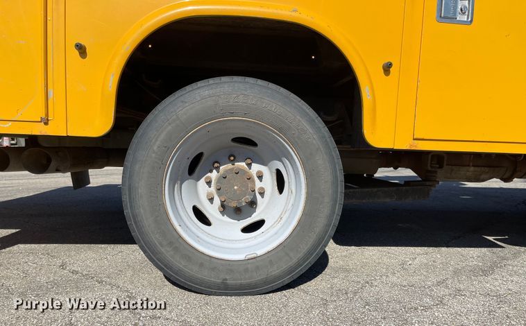 image for item JD9315 2009 Ford F550 Super Duty  bucket truck