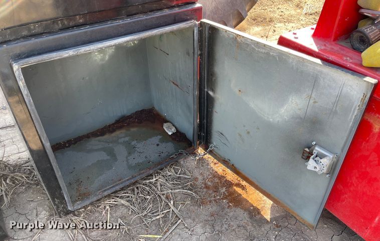 image for item JD9324 (4) toolboxes