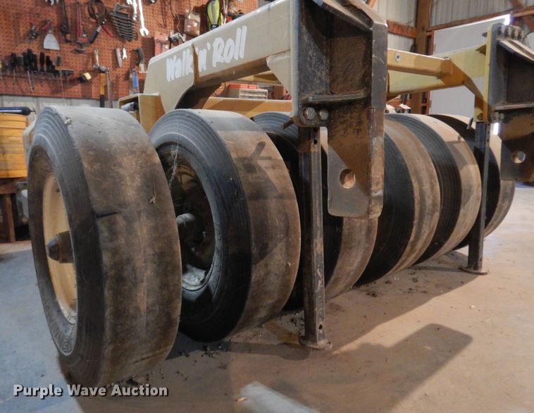 image for item JJ9659 Walk n Roll WR90 Series 3  pneumatic roller