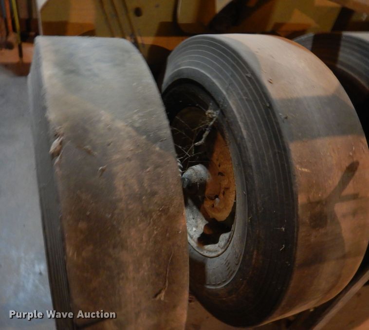 image for item JJ9659 Walk n Roll WR90 Series 3  pneumatic roller