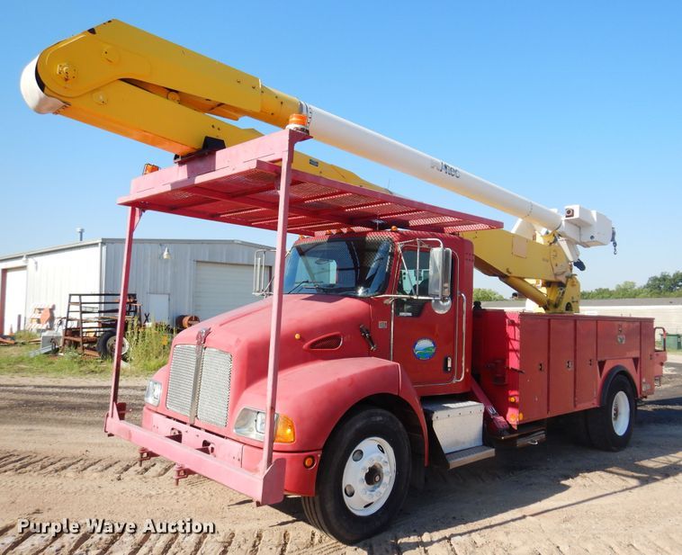 image for item KI9237 2005 Kenworth T300  bucket truck