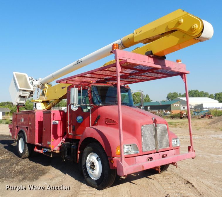 image for item KI9237 2005 Kenworth T300  bucket truck