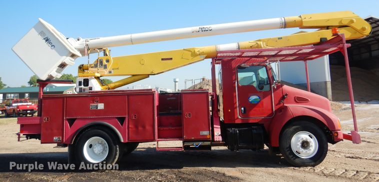 image for item KI9237 2005 Kenworth T300  bucket truck