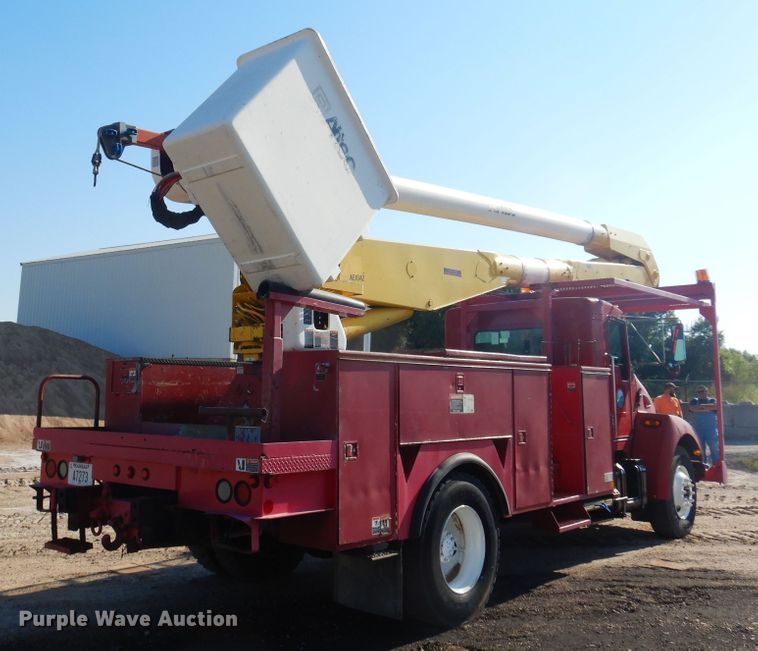 image for item KI9237 2005 Kenworth T300  bucket truck