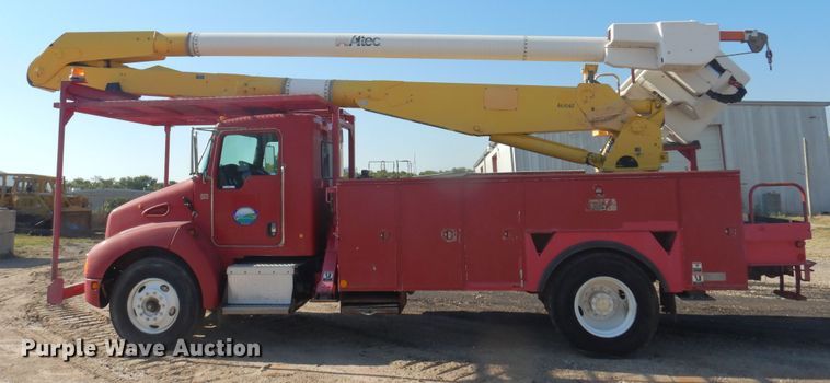 image for item KI9237 2005 Kenworth T300  bucket truck
