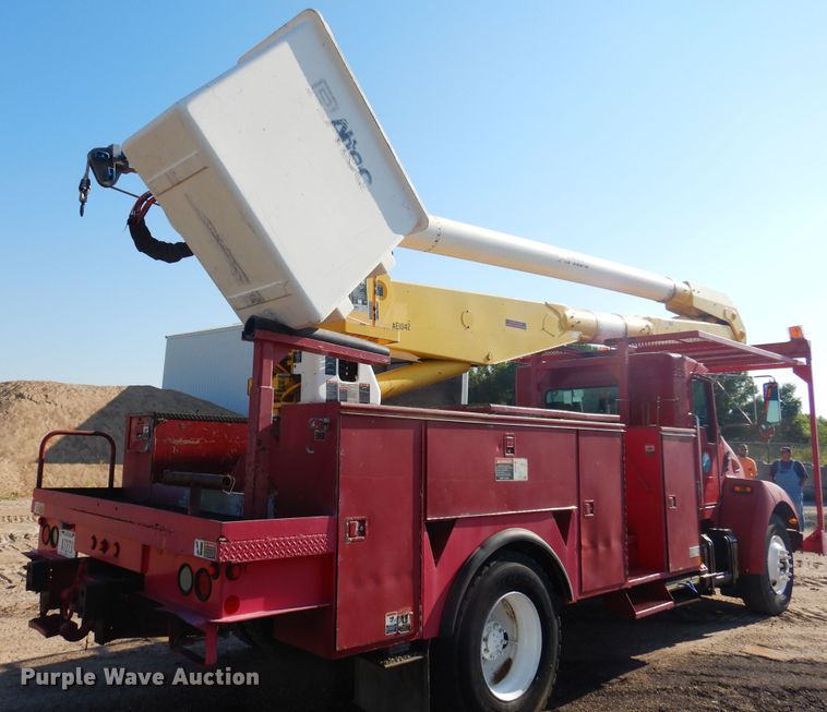 image for item KI9237 2005 Kenworth T300  bucket truck