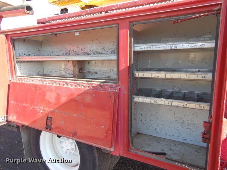 image for item KI9237 2005 Kenworth T300  bucket truck