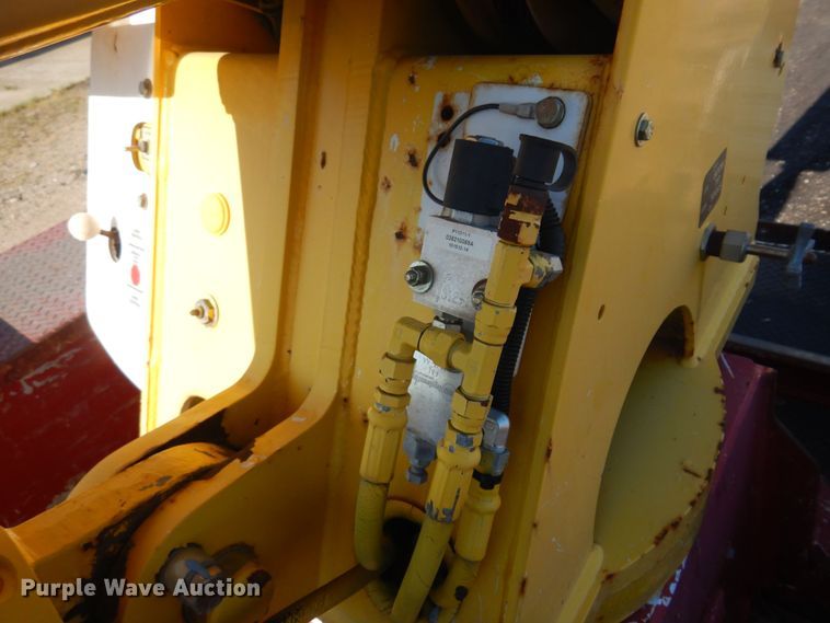 image for item KI9237 2005 Kenworth T300  bucket truck