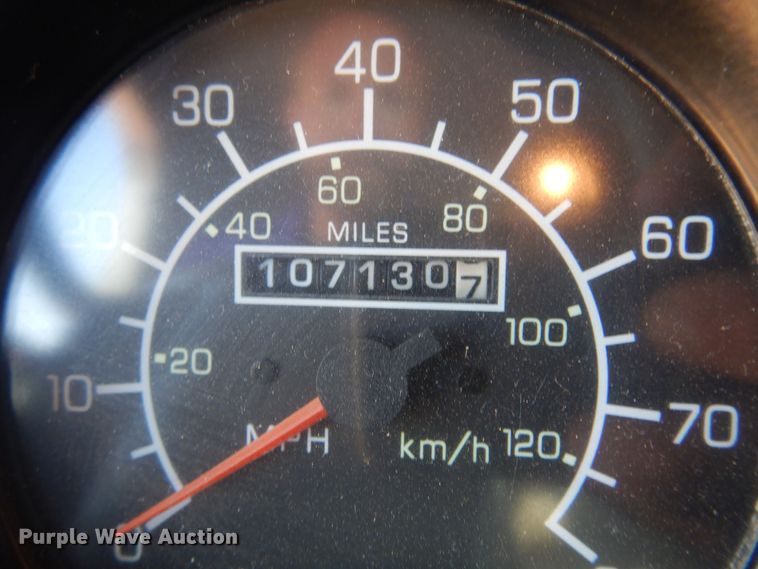 image for item KI9237 2005 Kenworth T300  bucket truck