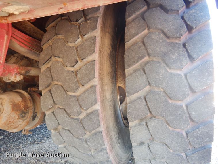 image for item KI9237 2005 Kenworth T300  bucket truck