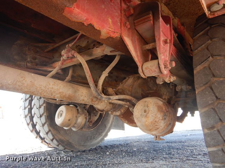 image for item KI9237 2005 Kenworth T300  bucket truck