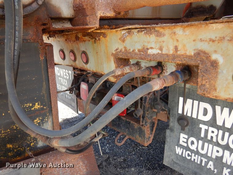 image for item KI9433 1991 International 4700  dump truck