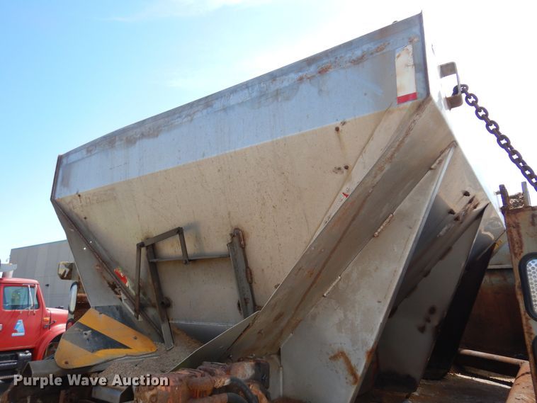 image for item KI9433 1991 International 4700  dump truck