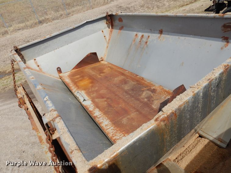 image for item KI9433 1991 International 4700  dump truck