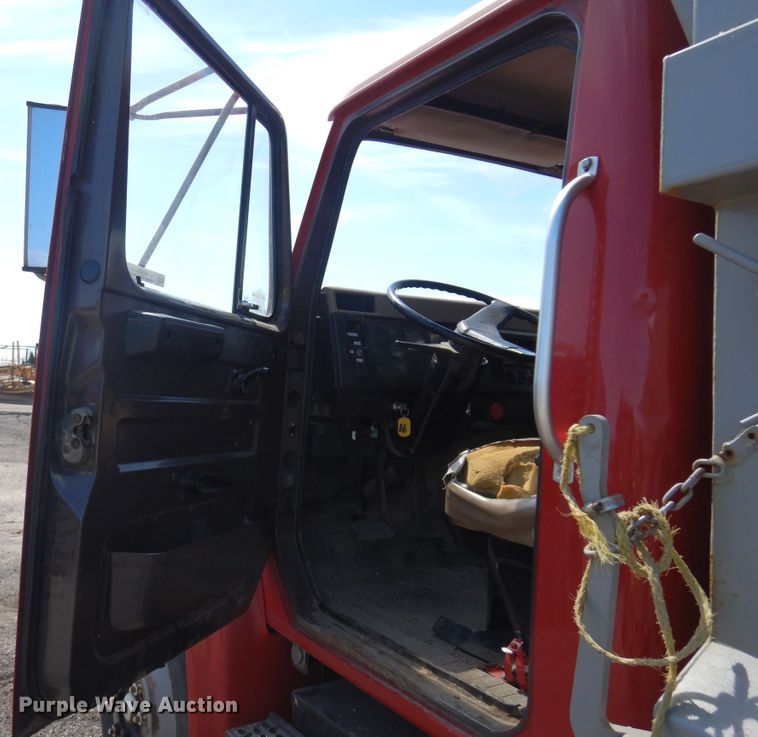 image for item KI9433 1991 International 4700  dump truck