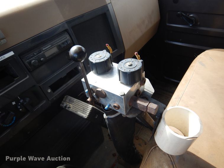 image for item KI9433 1991 International 4700  dump truck