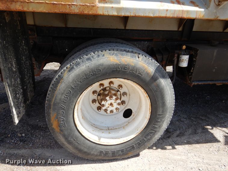 image for item KI9433 1991 International 4700  dump truck