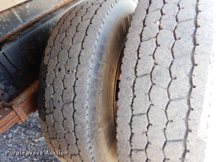 image for item KI9433 1991 International 4700  dump truck