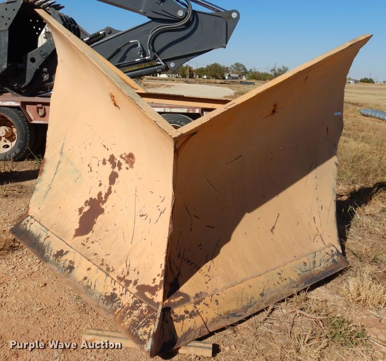 image for item KJ9151 Henke  12' W V-plow