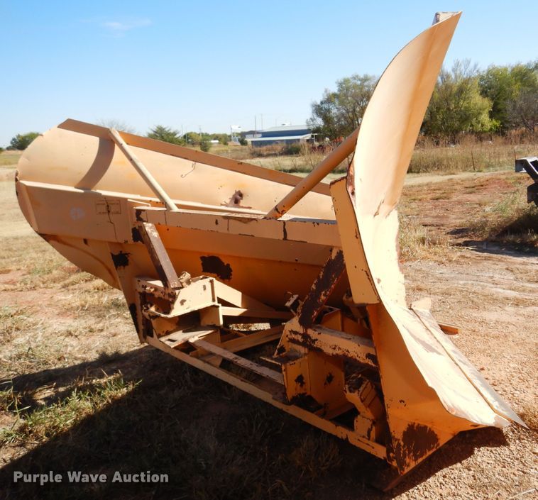 image for item KJ9151 Henke  12' W V-plow