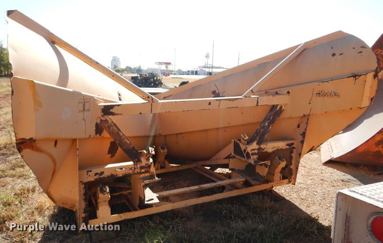 image for item KJ9151 Henke  12' W V-plow