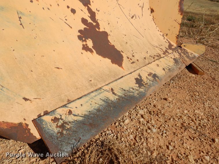 image for item KJ9151 Henke  12' W V-plow