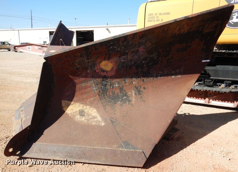 image for item KJ9153 12'W V-plow