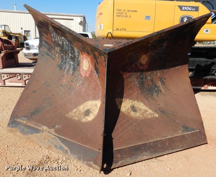 image for item KJ9153 12'W V-plow