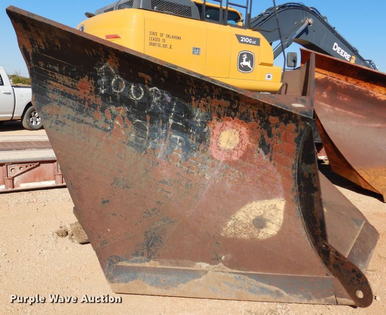 image for item KJ9153 12'W V-plow