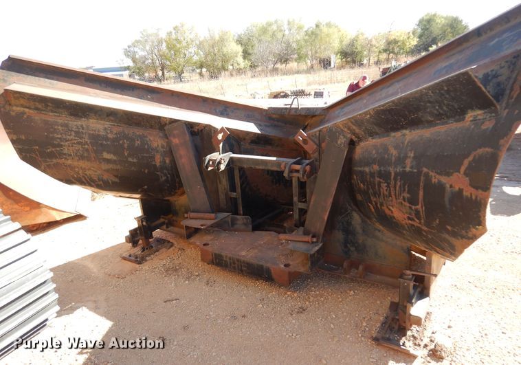 image for item KJ9153 12'W V-plow