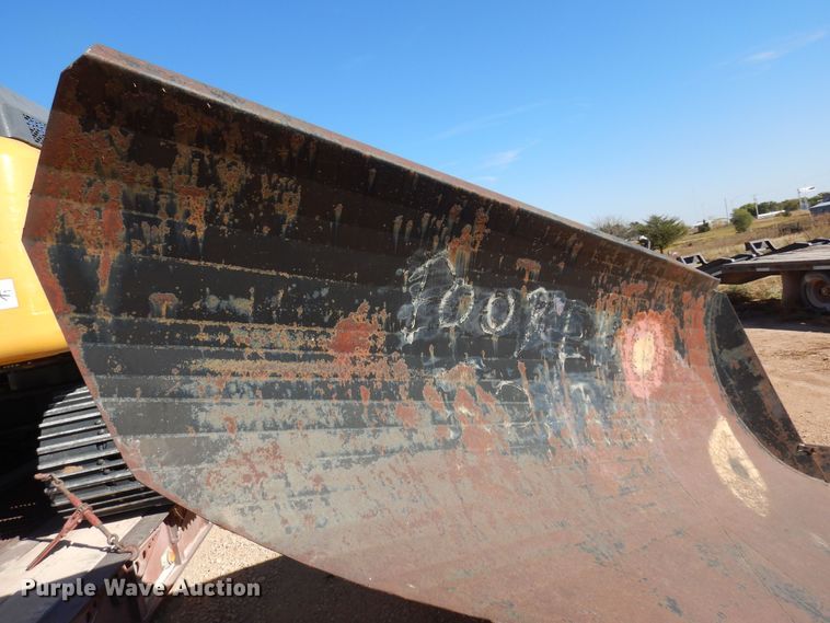 image for item KJ9153 12'W V-plow