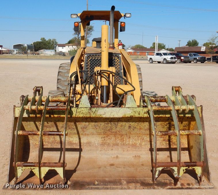 image for item KO9815 2001 John Deere 210LE  landscape tractor