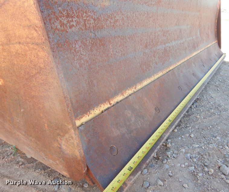 image for item KO9815 2001 John Deere 210LE  landscape tractor